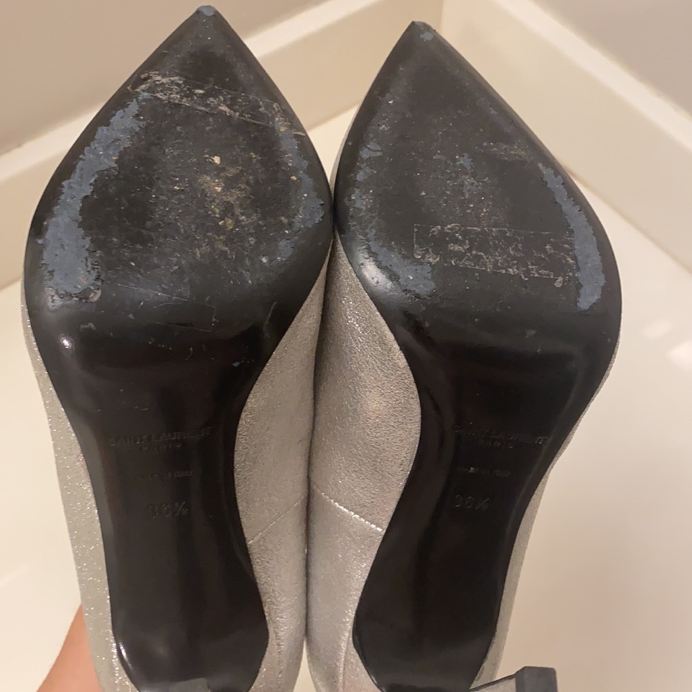 Saint Laurent Silver Metallic Pumps - Picture 7 of 7